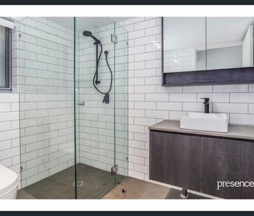STYLISH ONE-BEDROOM RETREAT MOMENTS FROM DARBY STREET - Photo 4