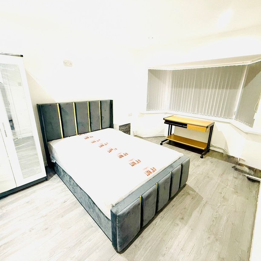 Room in a Shared House, Monsal Road, B42 - Photo 1