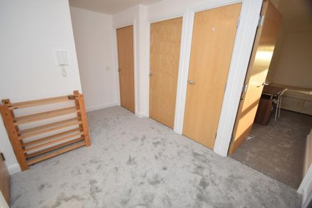 2 bedroom flat to rent - Photo 4