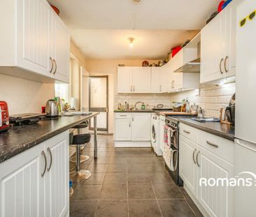 1 bedroom in a house share to rent - Photo 2
