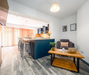 1 bedroom in a house share to rent - Photo 2