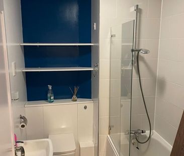 1 Bed Flat, Basque Court, SE16 - Photo 4