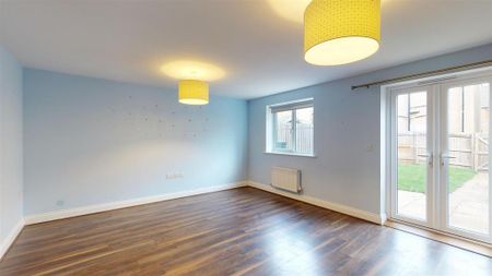 4 bedroom townhouse to rent - Photo 2