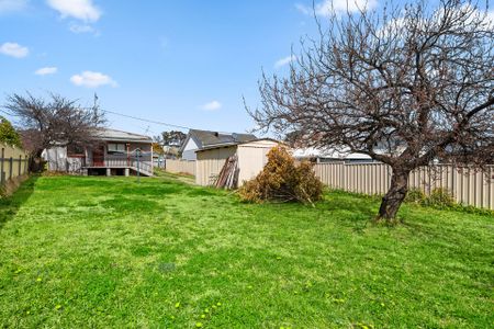 Charming home on Uriarra Road - Photo 5
