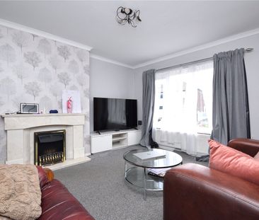 8, Springfield Crescent, Morley, Leeds, West Yorkshire, LS27 9PR - Photo 1