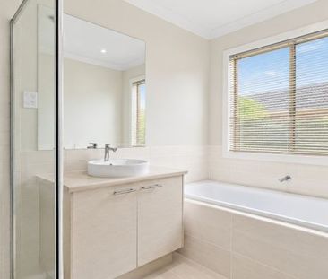 Spacious Family Living in Berwick Waters Estate - Photo 5