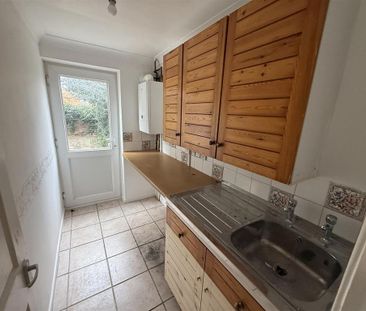 4 bedroom terraced house to rent - Photo 6