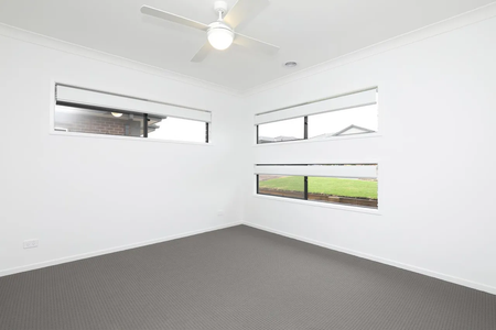 11 Duloe Rise, Melton South VIC 3338 - House For Rent | Domain - Photo 2