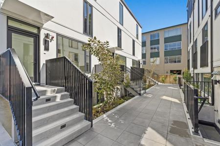 1BEDROOM IN DESIRABLE MOUNT PLEASANT - Available August 1st - Photo 2