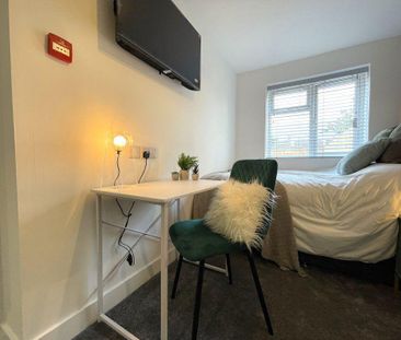 1 bedroom in a house share to rent - Photo 2