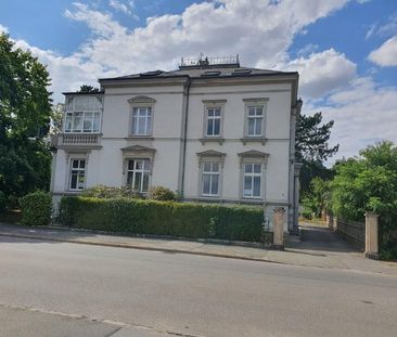 Großzügige Etagenwohnung mit separatem Eingang und 2 Balkonen - Photo 1