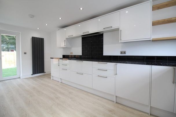 3 bedroom semi-detached house to rent - Photo 1