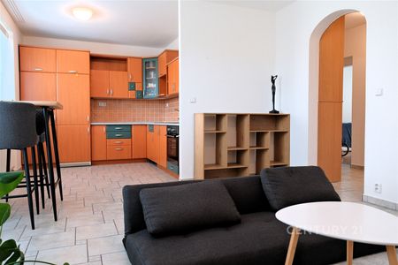 Pronájem bytu 2+kk 60 m² - Fotografie 2