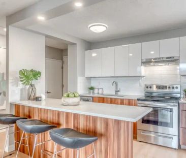 Centennial House | 930 15th Ave SW, Calgary - Photo 1