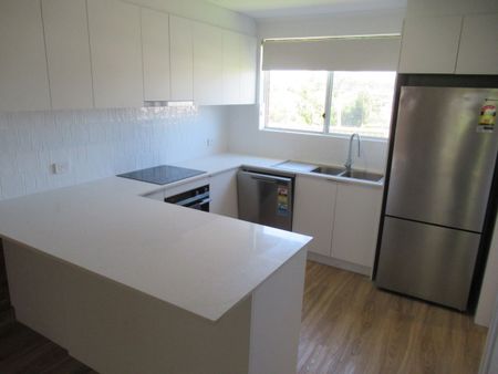 Upmarket Townhouse - Photo 4