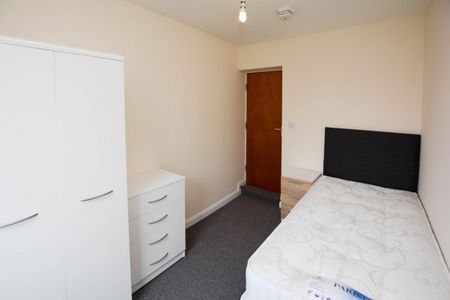 1 bed Room for Rent - Photo 2