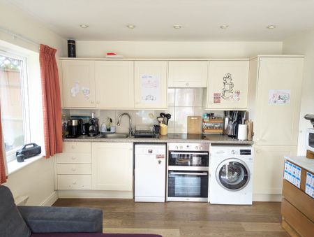 Stylish One Bedroom Annex Flat for Rent in Greenford - Photo 4