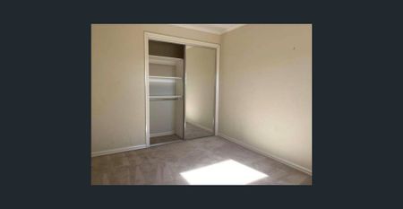 Three Bedroom Townhouse Newport- Garage not available to this property - Photo 4