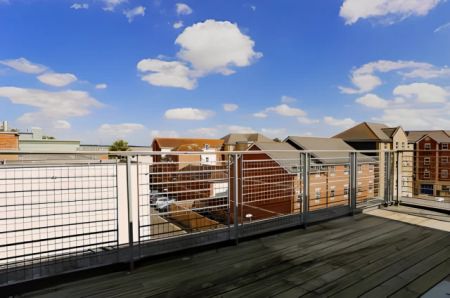 Deluxe Ensuite - Tallis Court - Photo 5