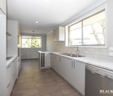 Renovated Family Home in a Prime Woden Valley Location - Photo 3