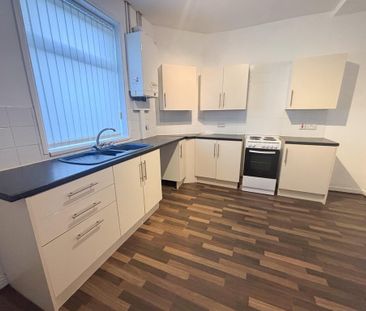 2 bedroom terraced house to rent - Photo 4