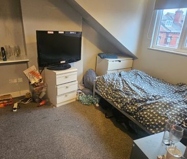 4 Bed - 27 Thornville Road, Hyde Park, Leeds - LS6 1JY - Student - Photo 5