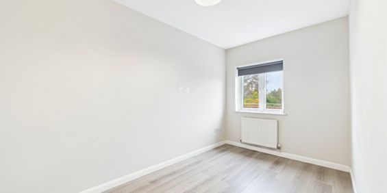 Shifford Crescent, Shifford Crescent, - Photo 3