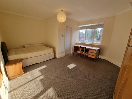 6 Bed Student Accommodation - Photo 4