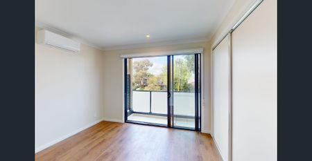 Luxury living- three bedrooms plus a study - Photo 2