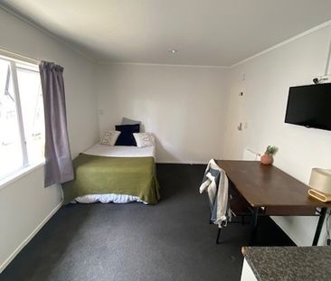 Fully furnished studio room. - Photo 1