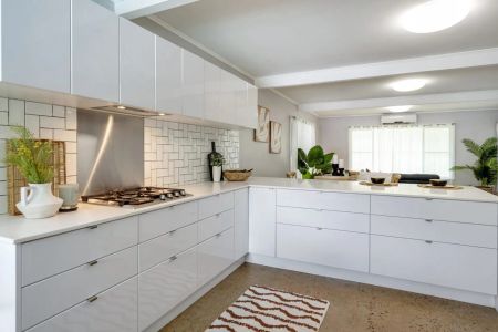 Unique Spacious Home with Pool - Photo 5