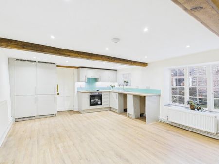 2 bedroom ground floor flat to rent - Photo 2