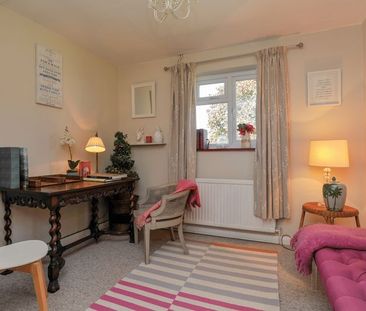 Petworth Road, Haslemere - 3 bedrooms Property for lettings - Seymours - Photo 5