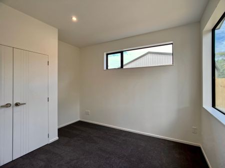 4-BEDROOM IN BOTANY DOWNS - Photo 4