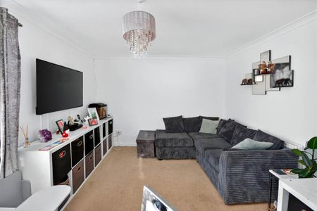 2 bedroom maisonette to rent - Photo 2