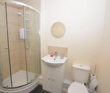 1 bedroom Flat To Let - Photo 4