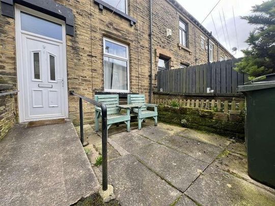 Grange Terrace, Allerton, Bradford, BD15 - Photo 1