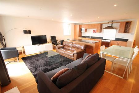 2 bedroom apartment to rent - Photo 3