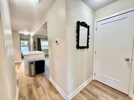For Lease - 158 Hallmark Avenue, Toronto, Ontario - Photo 2