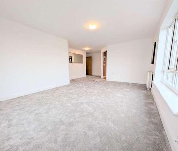 Oliver Court, Patricia Close, Cippenham, SL1 - Photo 4