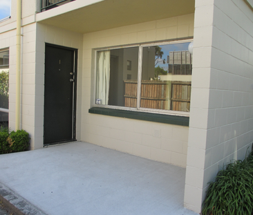 2 Bedroom, Neat & Tidy in Central City - Photo 2