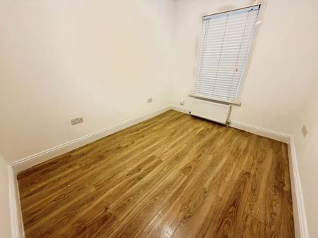5 bedroom terraced house to rent - Photo 4