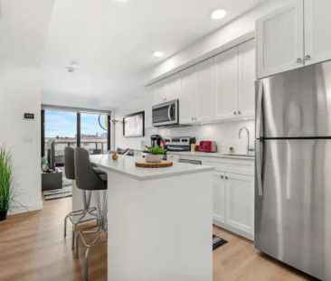 Bright, Comfy & Stylish 1B 1Ba! Underground Parking! By Down-T YYC,... - Photo 1