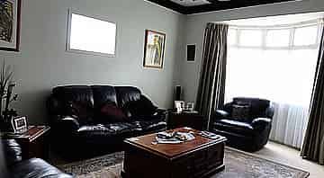 a bungalow home in a prime location - Photo 2