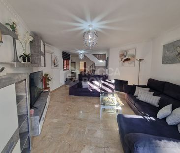 Elegant Three-Storey Town House with Communal Amenities in Tranquil... - Photo 2