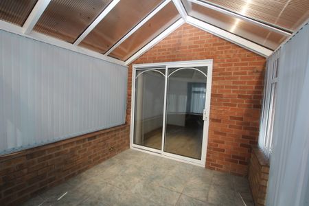 3 Bedroom Semi-Detached House, Chester - Photo 2