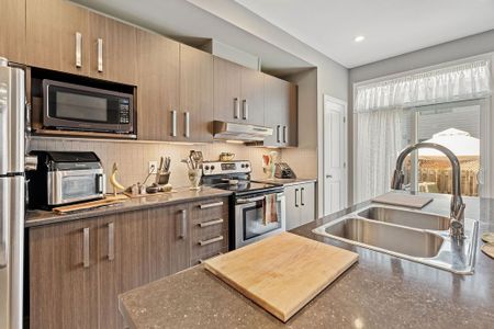 For Lease - 246 Yellowcress Way, Orleans - Cumberland and Area, Ontario - Photo 4