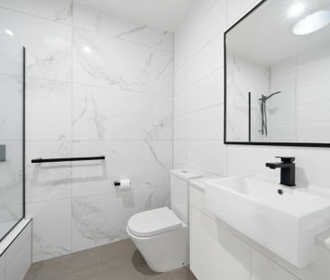 LUXURY TOWNHOUSE WITH BUSHLAND OUTLOOK - Photo 1