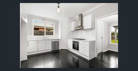 Fresh, Functional & Full of Light - Photo 3