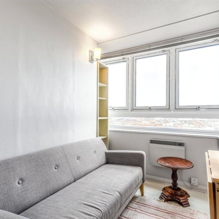 3 Bed Flat, Strasburg Road, SW11 - Photo 1